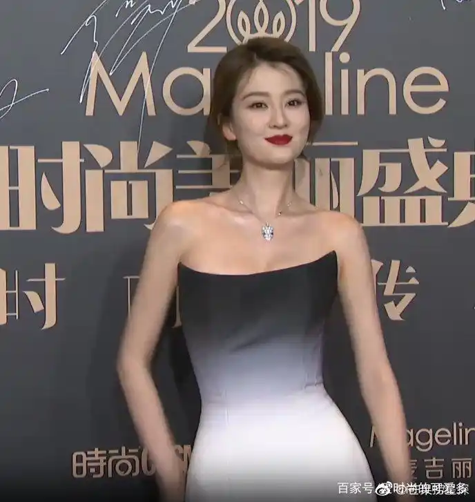 女明星齐肩卷发_关关穿搭_乔妹时尚盛典